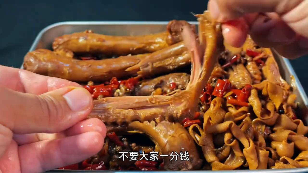 周黑鸭一元一串怎么做配方,市场上卖的周黑鸭做法