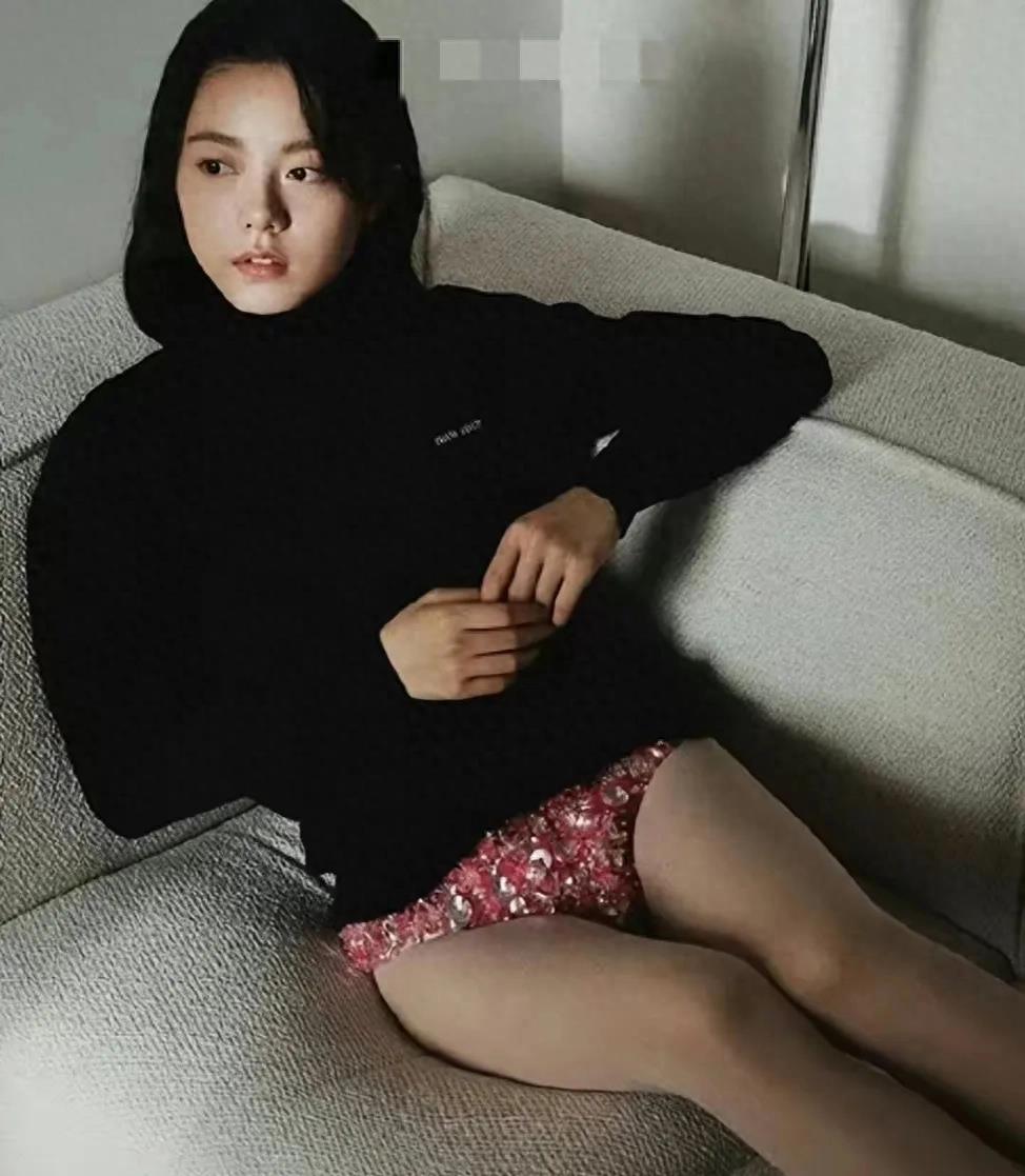 一条裤子4万,miu钻石牛仔裤