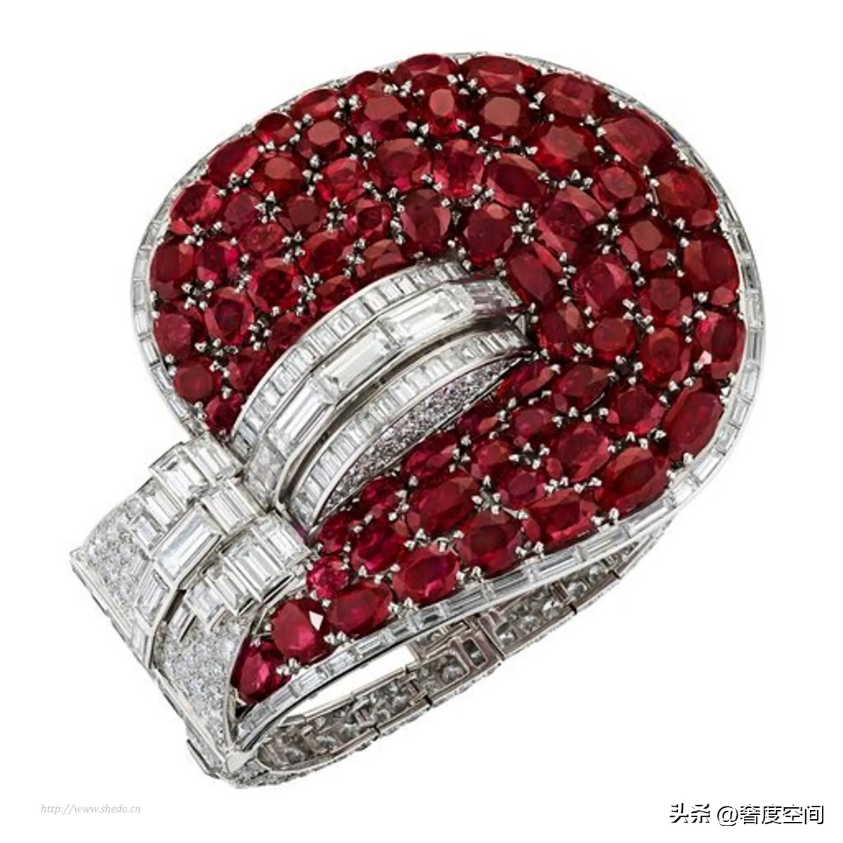 那个属于著名影星玛琳黛德丽的手镯将被拍卖，猜猜价值多少钱？