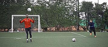 射门如何用上身体力量,射门怎样才能有力量