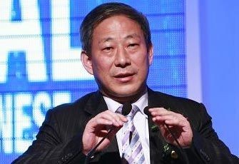 娶学生半年推700座山、资产千亿拒不上市,论狂没人比得过严介和