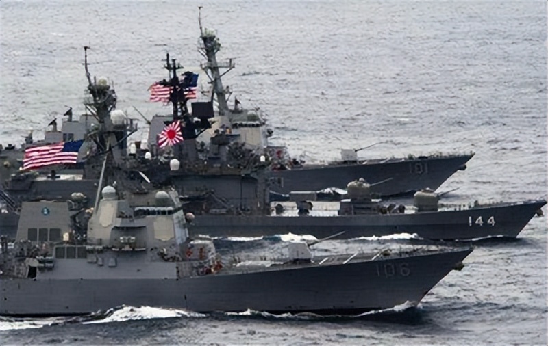 日本劣迹斑斑，俄罗斯警告来了，中国也送上“礼物”