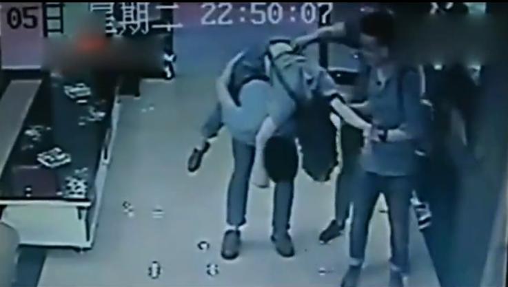 醉酒女大学生惨死宾馆，下身出血大小便*禁失**，监控拍下可怕画面！