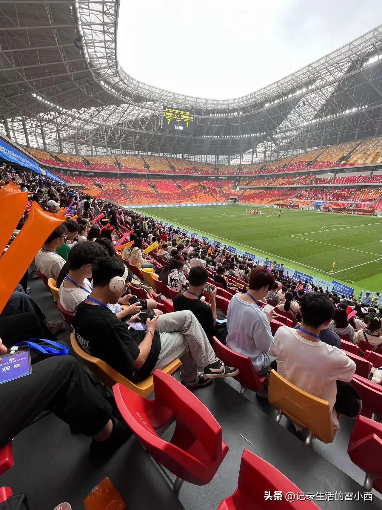 重庆龙兴足球场,重庆龙兴足球场效果图