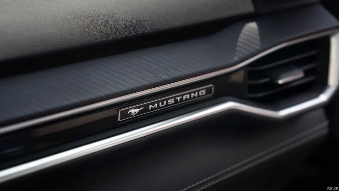 福特mustang5.0排量,福特mustang5.0加几号油