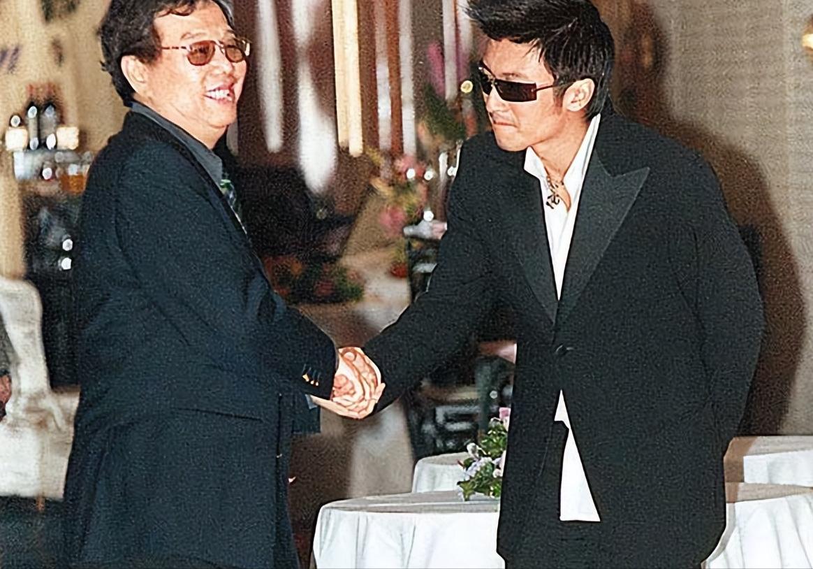 王菲和谢霆锋二人差几岁,王菲和谢霆锋以前结过婚吗