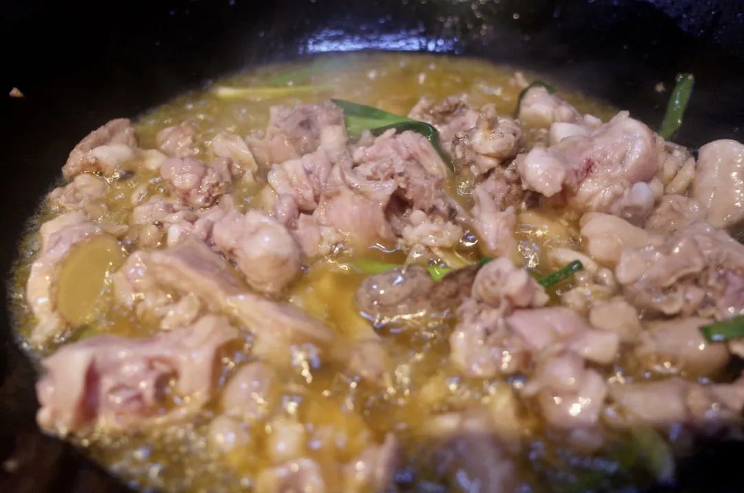 终于炒出了两锅会说自贡话的兔儿