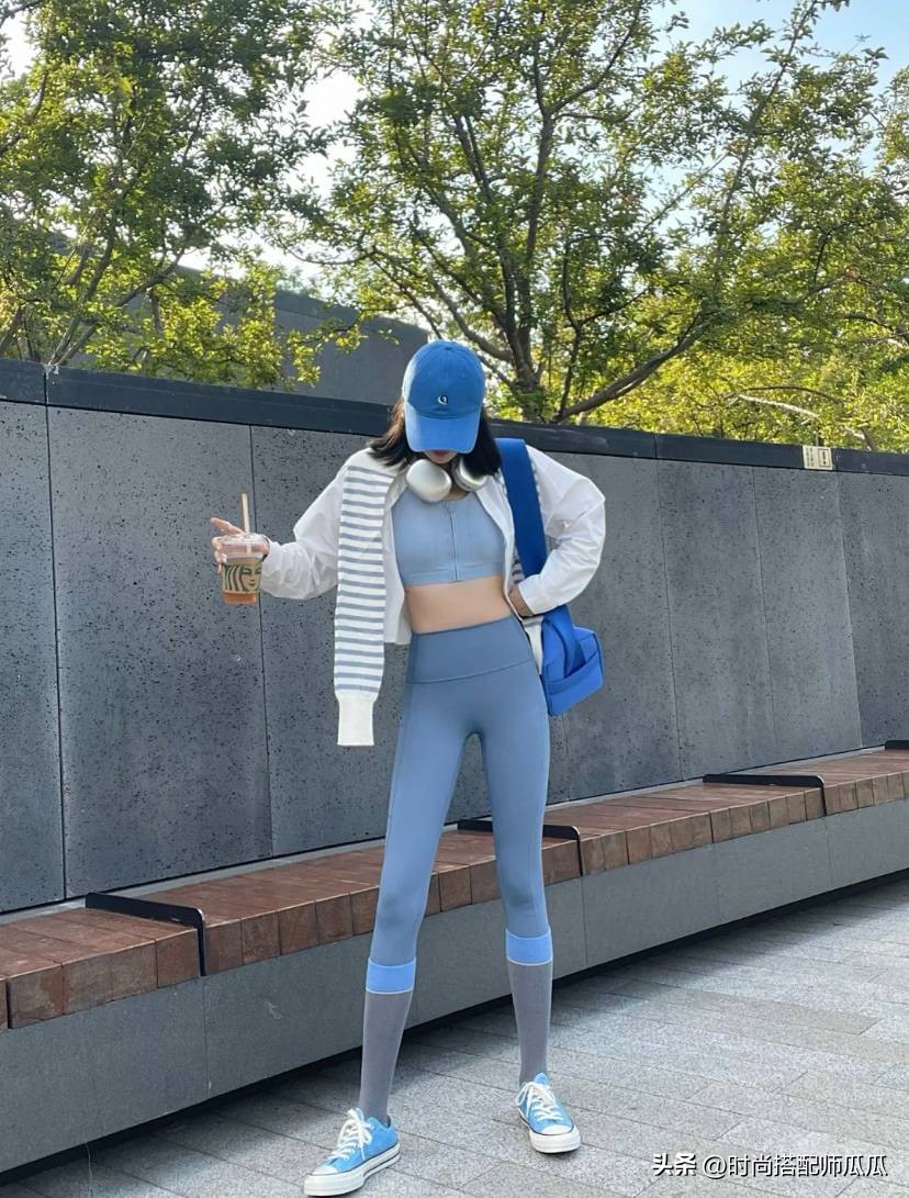 瑜伽裤的袜子穿搭,瑜伽裤怎么穿显腿好看