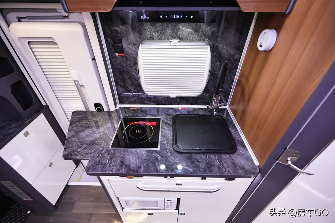 蓝牌c本房车内尺寸一般多少,蓝牌c照就能开的大号房车