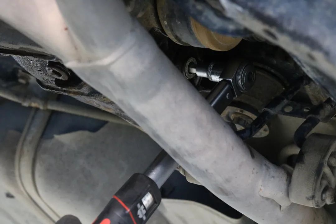 翻新车十二代皇冠修复全过程,12代皇冠25万公里要更换什么