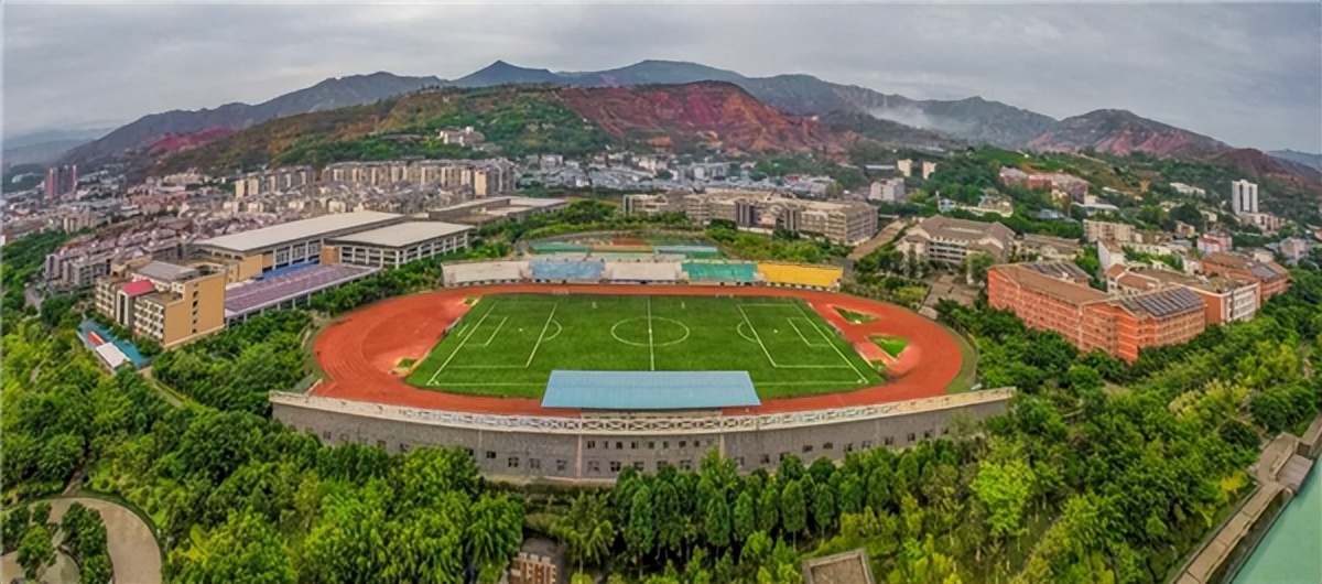 攀枝花家门口的好学校,攀枝花大河中学学校官网