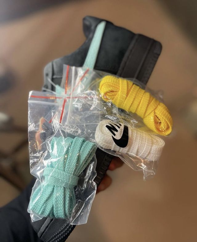 tiffany与nike联名款运动鞋,蒂芙尼联名nike发售价