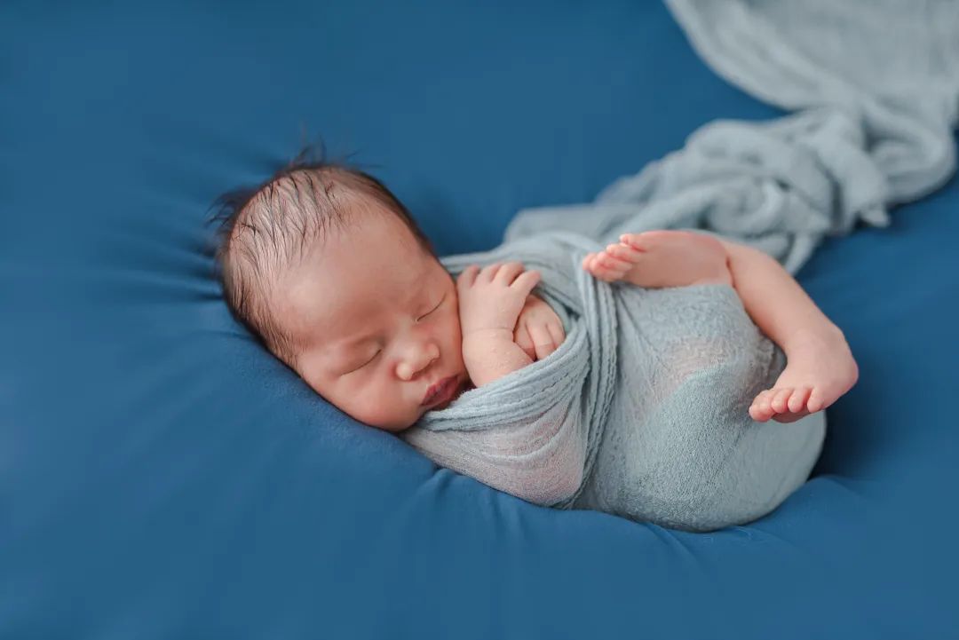 女宝宝头型扁一点好还是圆好看,宝宝头型不好看该怎么办