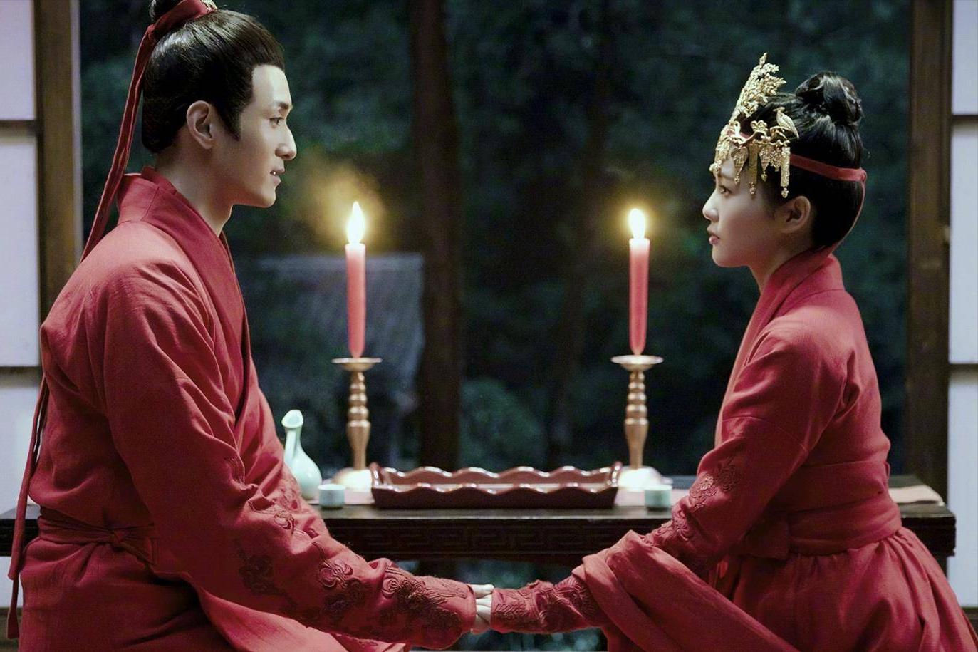 古人为什么要把新婚之夜叫入洞房,新婚夫妇第一宿为什么铺两床被子