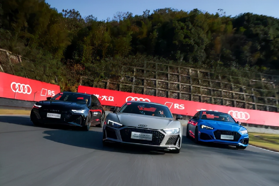 我在小纽北开R8跑车，奥迪RS驾驶学院能学到什么？