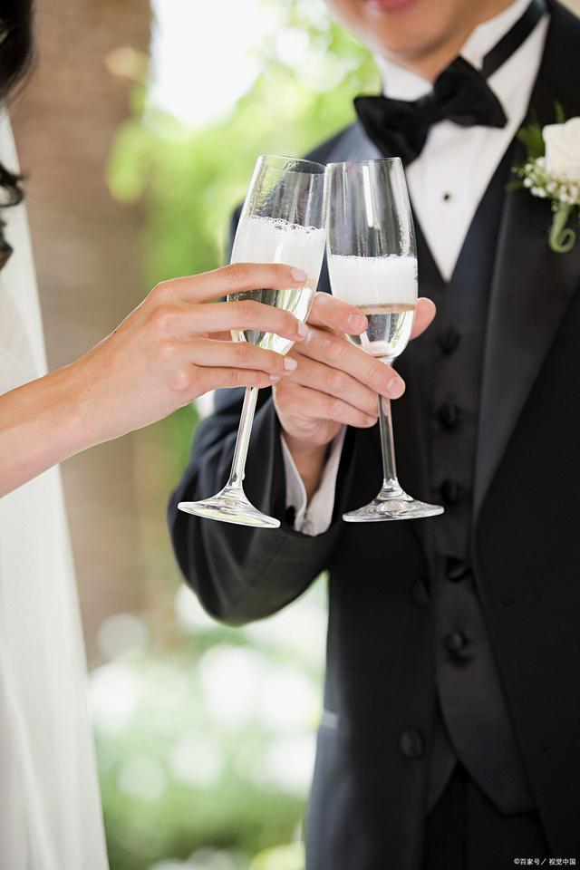 大年初一夫妻为一点小事争吵好吗,夫妻大年初一吵架意味着什么