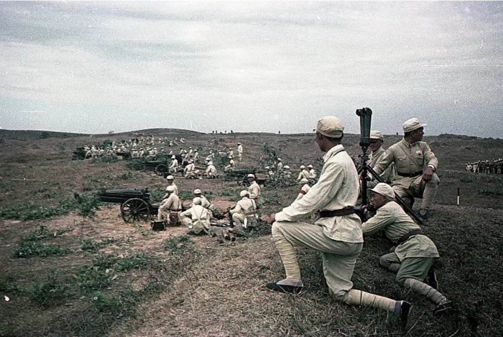 胡奇才突遭敌机轰炸,不怒反喜:我军赢定了