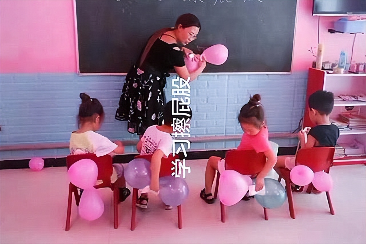 宝宝一尿就疼哭怎么办,女宝宝一尿就哭怎么回事