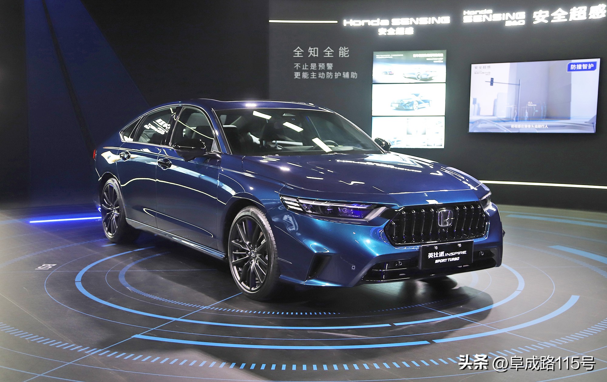 2018款本田英仕派,2022款本田英仕派黑白双拼外观