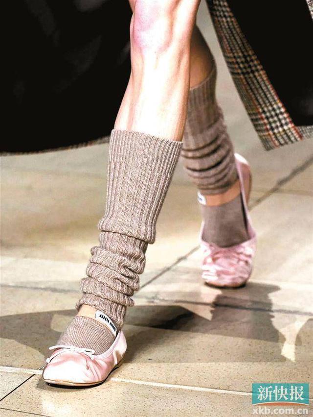 绌挎惌鐏垫劅鏃跺皻琛楁媿,绌挎惌鐏垫劅鏄ュぉ