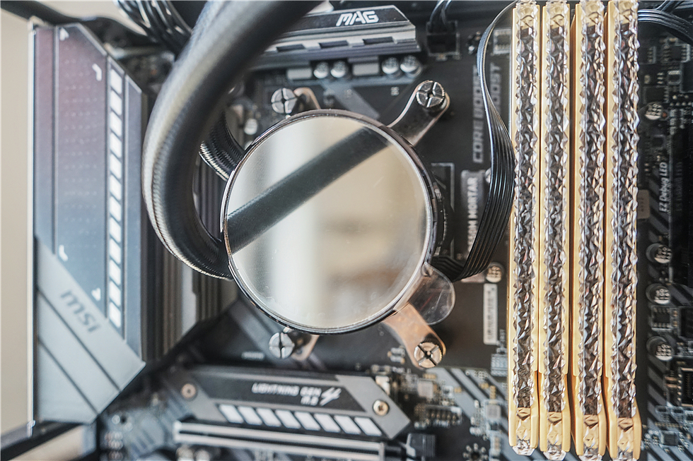 5800X+6600+钢影PF1+飓风S240水冷+阿帕奇机箱的TT半全家桶装机