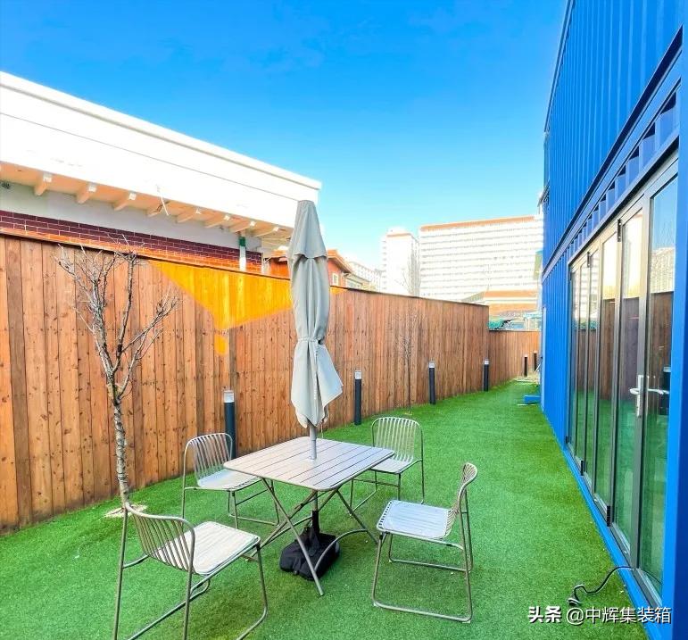 用集装箱打造的多功能咖啡馆设计,集装箱改造简约轻奢风咖啡厅