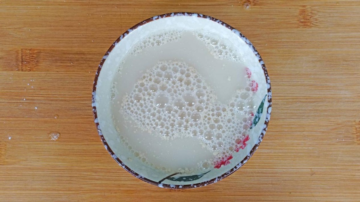 酵母发面怎么做才能让面团光滑,揉好的面团没有酵母粉怎么发面