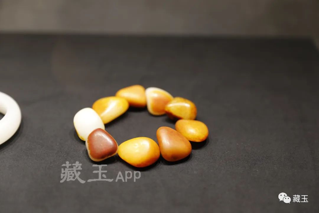 什么样的籽料手串值得入手,价值两万的和田玉圆珠手串