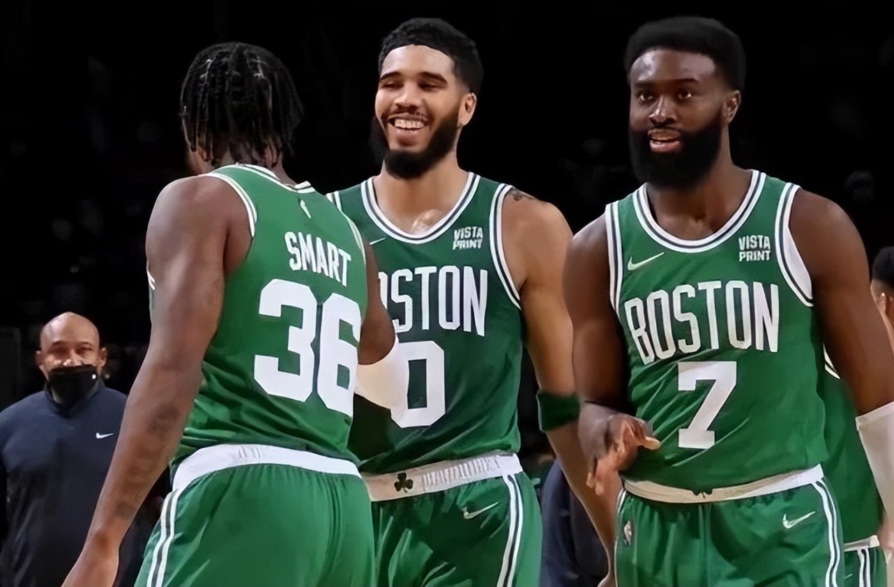 半月板撕裂！别啊，他们刚要冲击总冠军