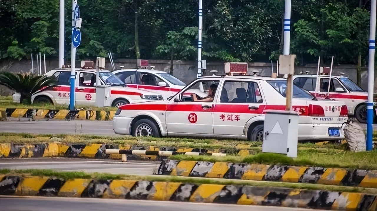 驾校的前景与趋势,驾校的发展与管理