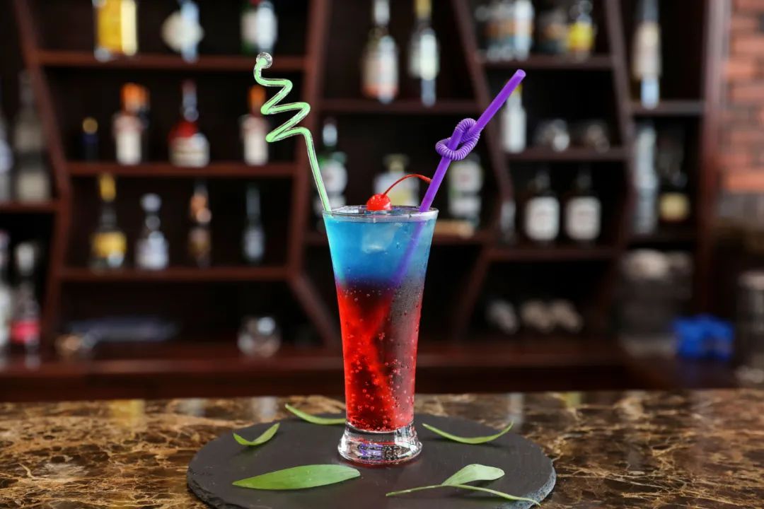 介绍一下调酒师是个什么样的职业,调酒师哪个行业最吃香