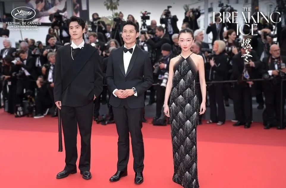 刘昊然和周冬雨戛纳燃冬采访,周冬雨刘昊然新电影杀青