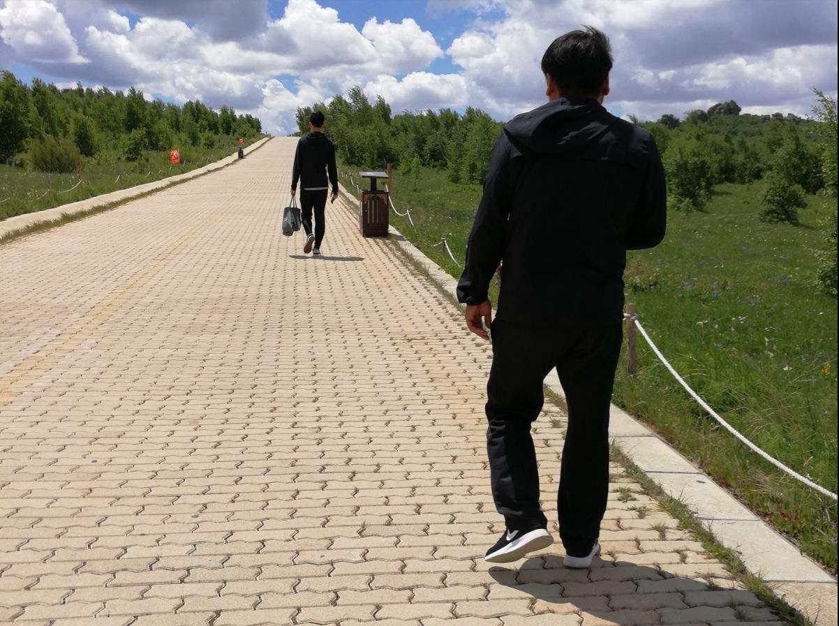 为艺术献身，被丈夫、父亲抛弃，汤加丽的人生有多悲惨？