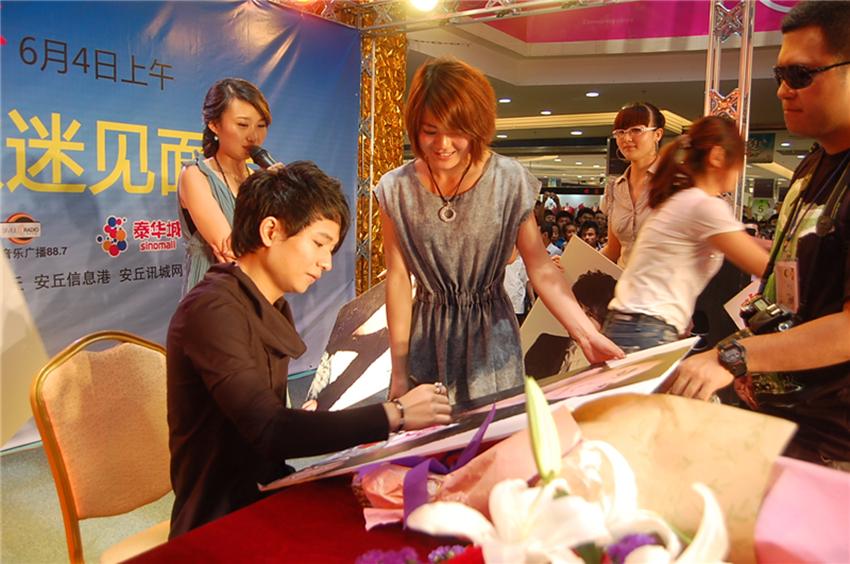 10大古早网络歌手现状：被判刑、22岁去世、患精神病，青春散场了