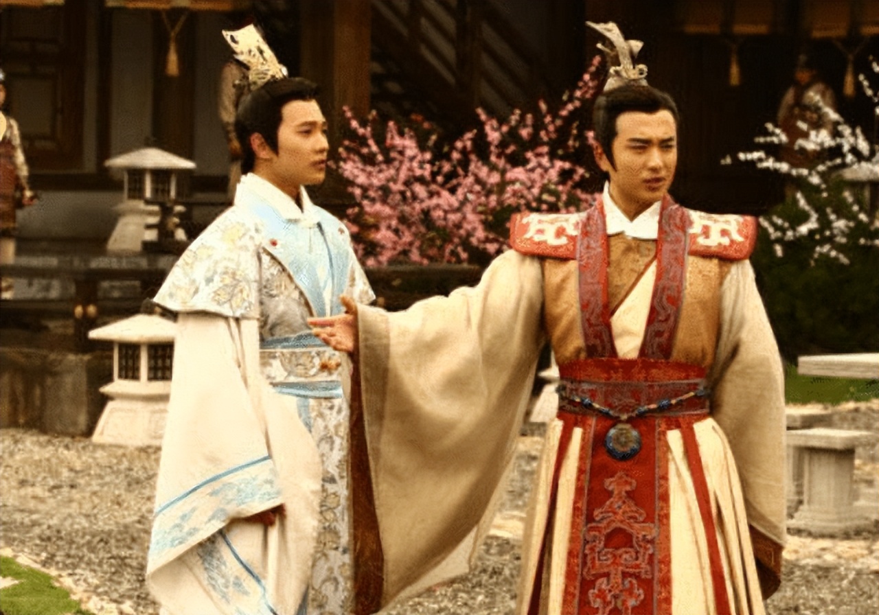 曹丕怎么逼曹植作诗,是谁提议曹丕以七步诗来为难曹植