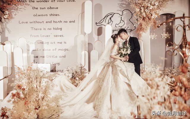 夫妻参加婚礼怎么随礼,新娘结婚伴娘随礼一般多少