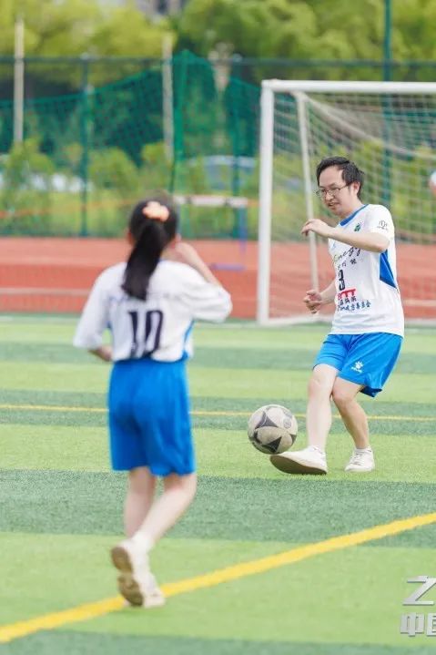 公益足球嘉年华,公益比赛现在开赛