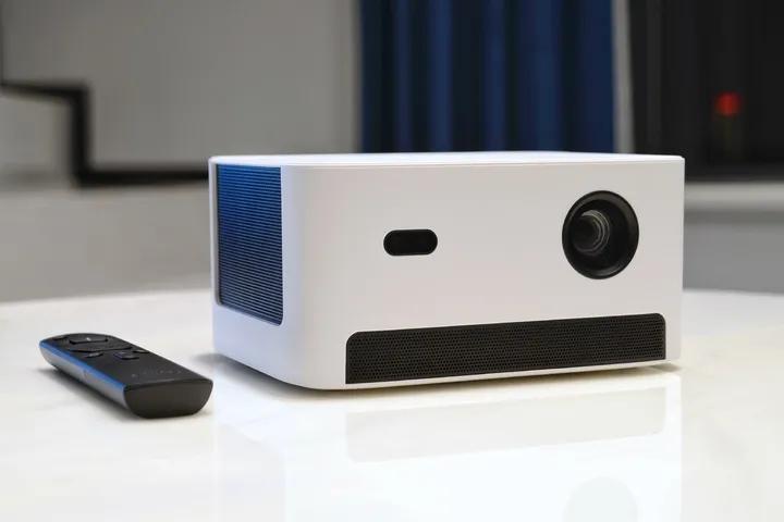 极米和明基投影仪怎么选,家用明基还是极米投影机好