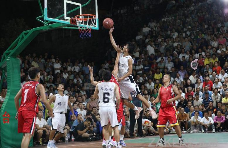 贵州村超成为足球界一股清流,贵州村超球场热情四射