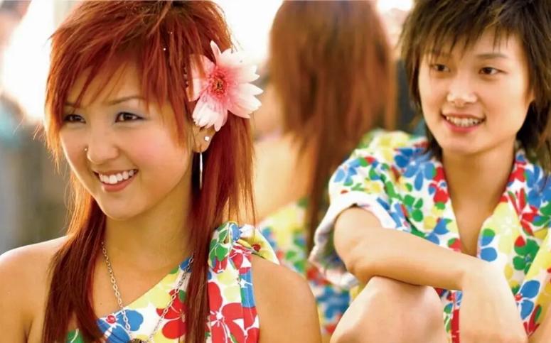 从爆红到无人问津苏醒,何洁当时的事业陷入了低迷期