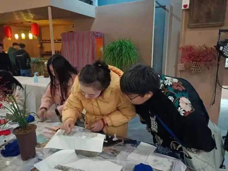 拓古传心—樊城记忆生活馆金石鉴赏传拓课堂魅力四射！