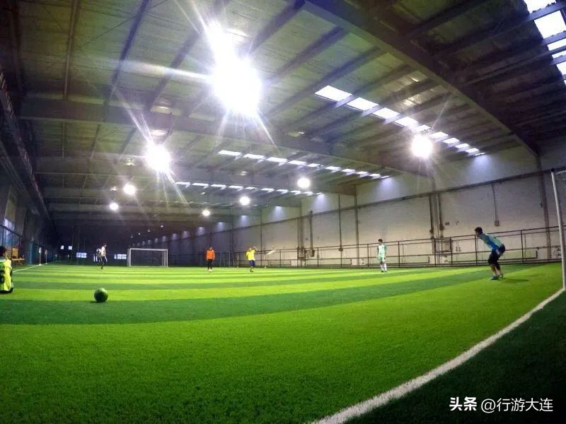 世界杯足球场比赛场地,大连世界杯足球场