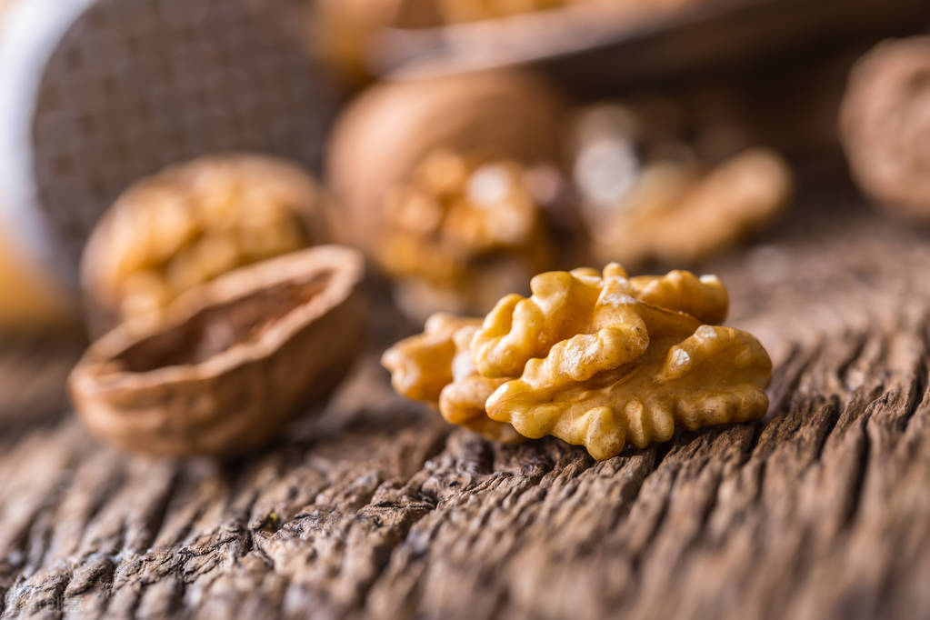 心慌气短胸闷心跳加速自救方法,心慌胸闷憋气和心脏可有关系