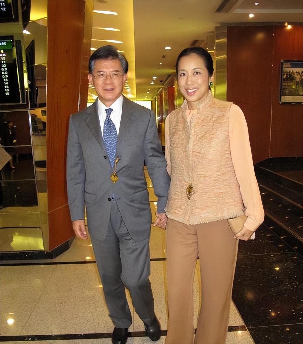 香港富商罗康瑞夫妻,罗康瑞离婚给了前妻多少钱