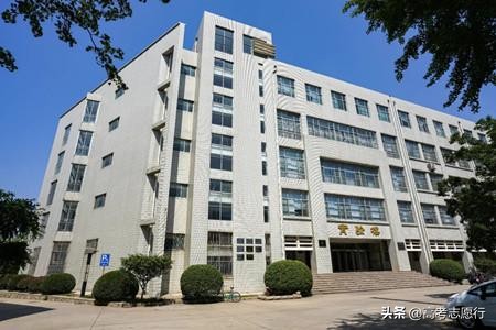 让一本线20多分填二本亏不亏,一本的分数报考二本学校