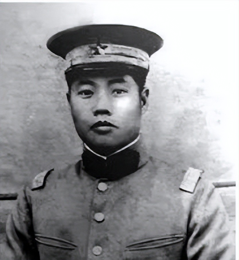 美国网友提问：中国为什么有那么多叛徒和汉奸？因为国人不爱国？