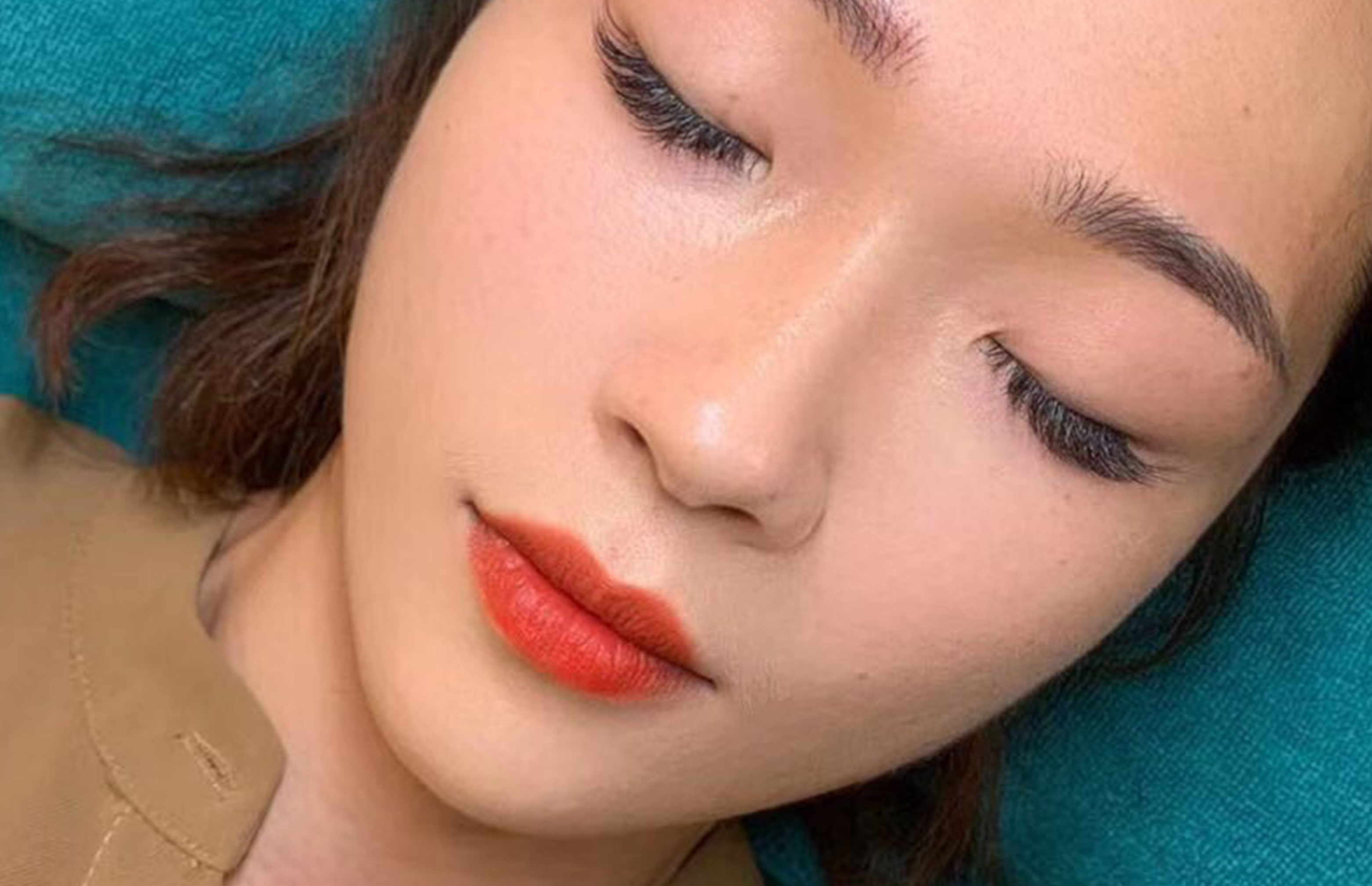 刚做了纹唇颜色太红怎么遮盖,纹唇掉痂后颜色很淡