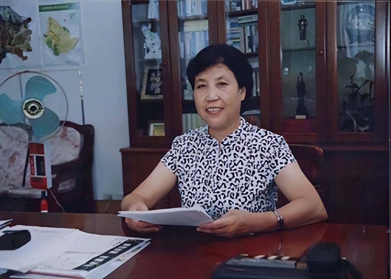 深扒历史铁姑娘郭凤莲的艰难转身,山西大寨郭凤莲图