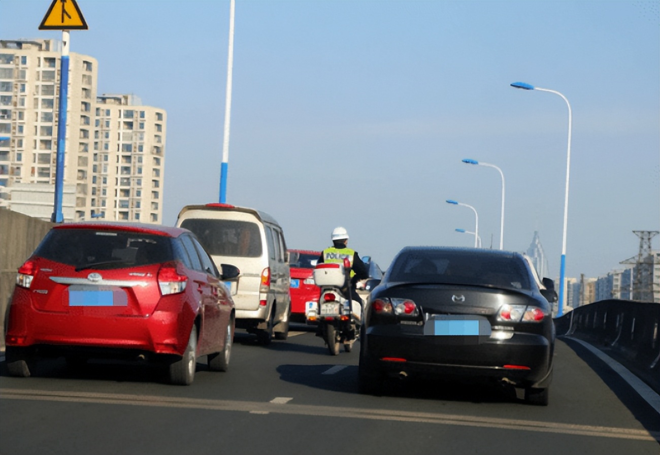 2014广西男子驾车肇事逃逸,广西肇事车撞人逃逸