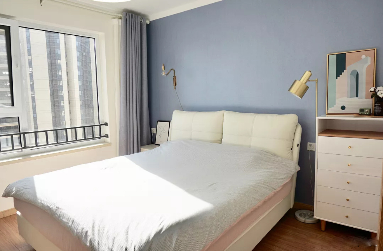 主卧床头不靠卫生间装修,床头三不靠五不摆是什么意思